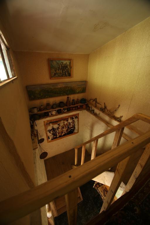 Korsha Guesthouse Roshka Ngoại thất bức ảnh