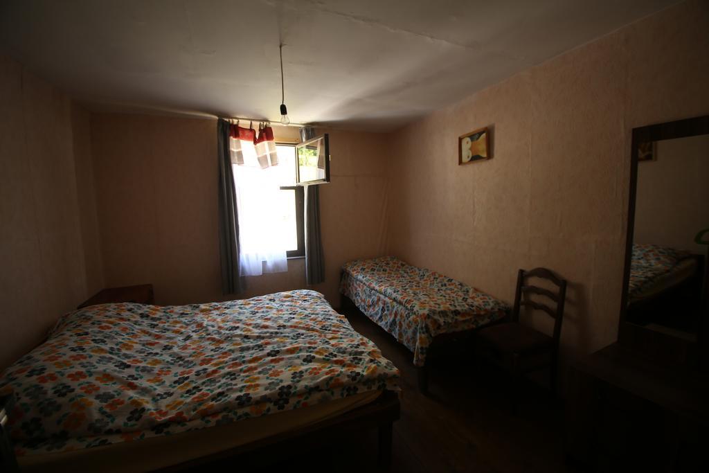 Korsha Guesthouse Roshka Ngoại thất bức ảnh